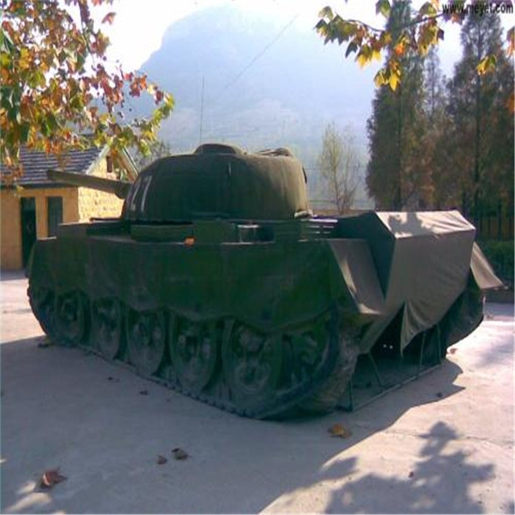 前锋大型充气坦克